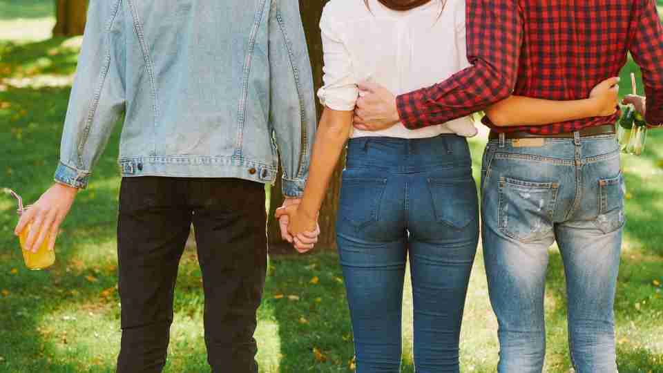 Polyamorous Relationship Know What is Polyamory & Poly Relationship