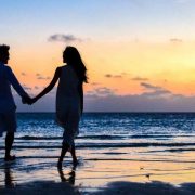 Honeymoon Phase - Meaning, Signs You Are In It, Signs It’s Over, & More
