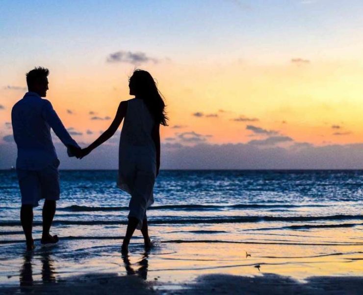Honeymoon Phase - Meaning, Signs You Are In It, Signs It’s Over, & More
