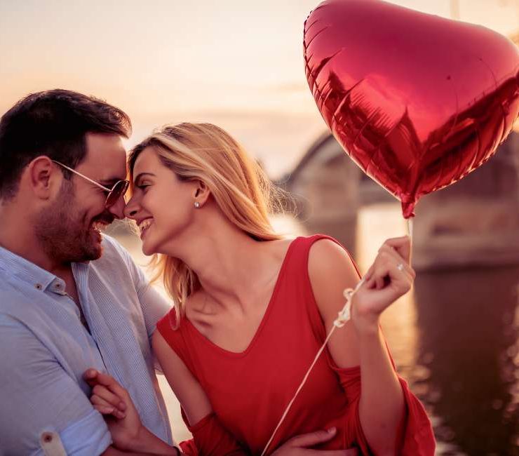 Love vs Attachment – 20 Differences You Must Know