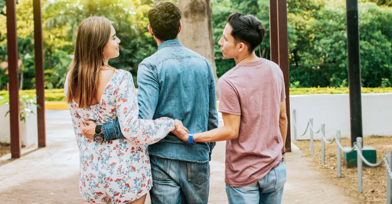 How to Tell If a Woman Has Multiple Partners – 35 Alarming Signs!