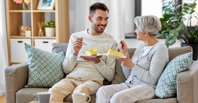 20 Signs An Older Woman Likes You Is She Flirting Warmly 20 Signs An Older Woman Likes You - Is She Flirting Warmly 768x399 