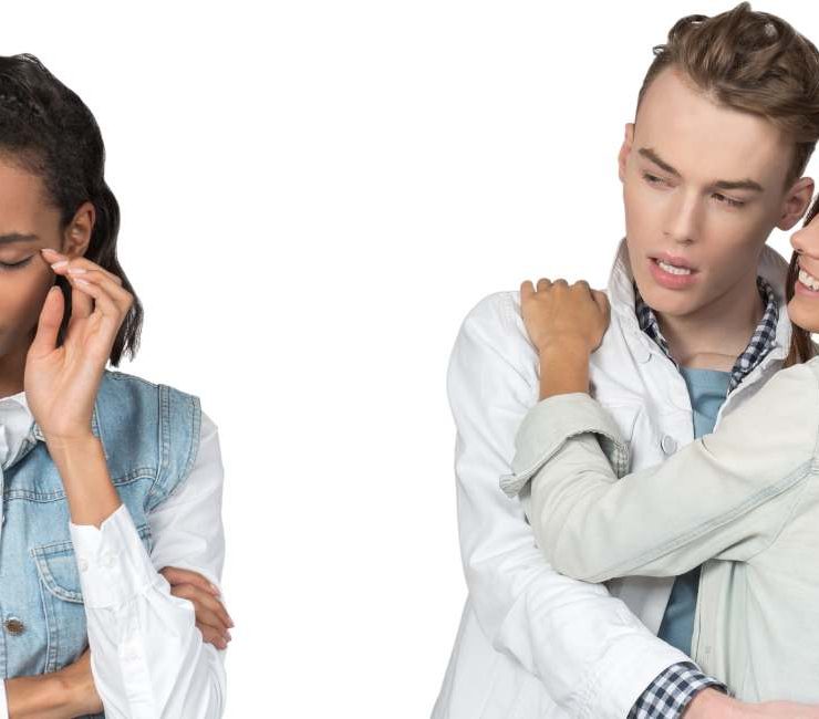 21 Signs Your Boyfriend Likes His Female Friend A Lot More Than You