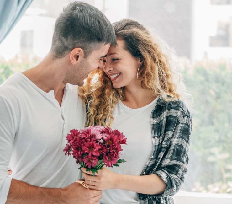 30 Surefire Signs Of True Love From A Man You Can’t Ignore 
