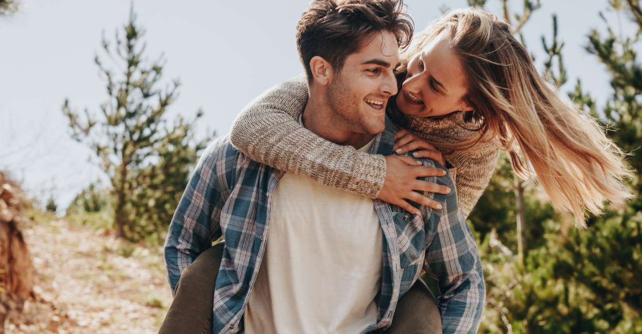 15 Serious Signs Someone Is Infatuated With You - And Not In Love